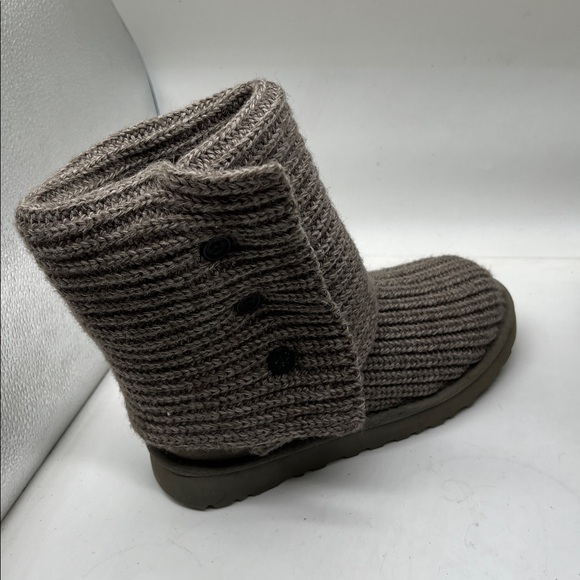 UGG Classic Cardy Boot Shearling Bootie 7 - Picture 9 of 10